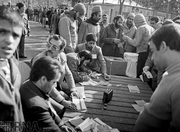 19 آذر 1361؛ انتخابات نخستین دوره مجلس خبرگان رهبری