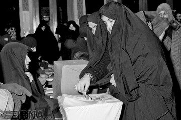 19 آذر 1361؛ انتخابات نخستین دوره مجلس خبرگان رهبری