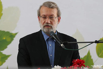لاریجانی: ملت ایران از کسی دستور نمی‌گیرند و روی پای خود ایستاده/ شاه دستور خود را از سفیر انگلیس و آمریکا می‌گرفت 