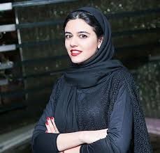 سلفی خندان ماهور الوند در کنار خواهرش/ عکس