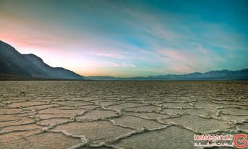 عجیب‌ترین و بزرگ‌ترین دریاچه‌ٔ نمک جهان، در مرکز ایران