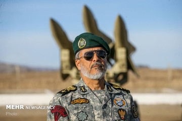 دریادار سیاری: هیچ دشمنی فکر تجاوز به ایران را نمی‌کند/ باید تجهیزات جدید بسازیم و از آن‌ها استفاده کنیم