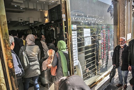 افزایش حضور فروشندگان ارز خانگی در بازار فردوسی