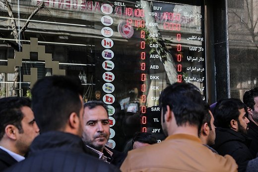 افزایش حضور فروشندگان ارز خانگی در بازار فردوسی