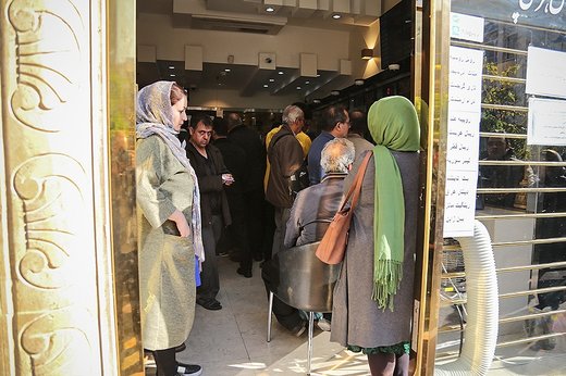 افزایش حضور فروشندگان ارز خانگی در بازار فردوسی