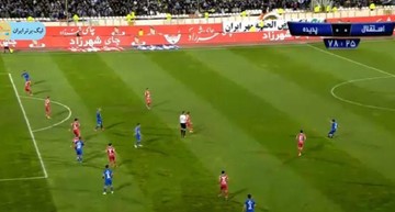 عذرخواهی کمک داور بازی استقلال به خاطر اشتباهش!