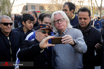 عکس | سلفی با شفر در مراسم تشییع پیکر دانایی‌فرد