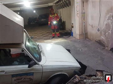 فرو رفتن وانت در آسفالت کوچه امامی