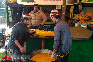 بازار غذا‌های سنتی در کشمیر