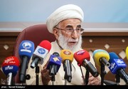 آیت‌الله جنتی:‌ برخی کاندیداهای مجلس یک بار هم متن قانون اساسی را نخوانده‌اند/ باید نمایندگان در دوره‌های اخلاقی شرکت کنند