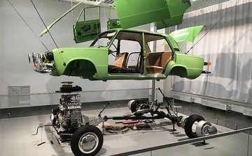 تصاویر | ابتکار یک موزه در روسیه برای درخت کریسمس امسال!