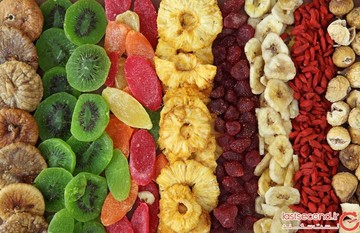 چه خوردنی‌هایی هنگام سفر همراهمان باشد؟