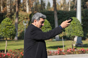واکنش شاعرانه حناچی به اظهارات قالیباف