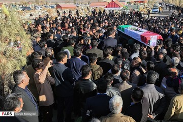 مراسم تشییع پیکردانش آموزان زاهدانی