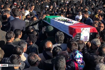 مراسم تشییع پیکردانش آموزان زاهدانی