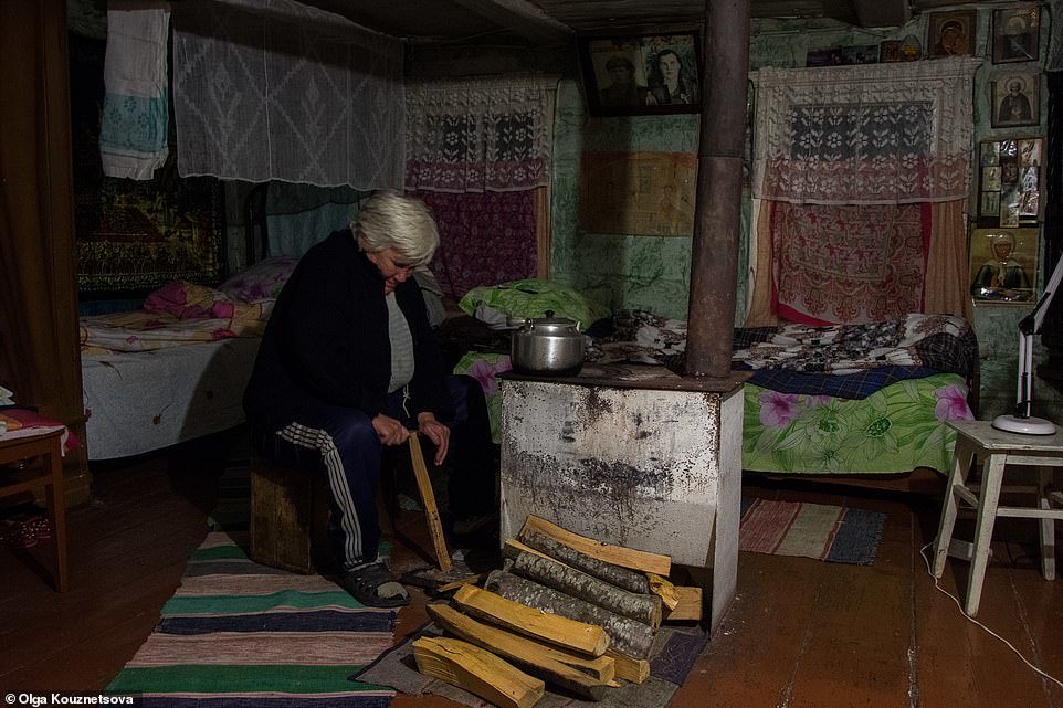زندگی عجیب زن ۷۰ ساله‌ای که تنها ساکن یک روستای مرزی است
