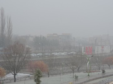 اولین برف پاییزی ارومیه در آستانه شب چلّه