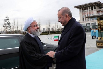 آشنا: روحانی و اردوغان از آنکارا ناقوس مرگ تحریم‌ها را به صدا درآورده‌اند