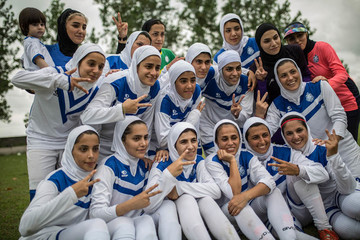 مهناز افشار تماشاگر ویژه لیگ فوتبال زنان/ آقایان هم بودند