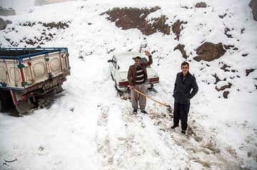 بازگشایی جاده‌ها و امدادرسانی در سنندج