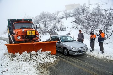 بازگشایی جاده‌ها و امدادرسانی در سنندج