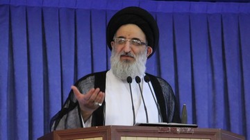 امام‌جمعه کرج : نسبت به گرانی‌ها جدی‌تر عمل شود