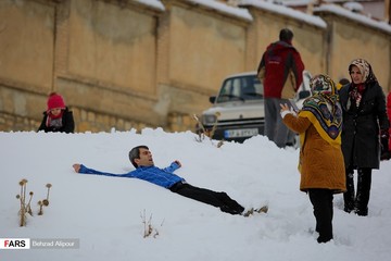 برف بازی در همدان