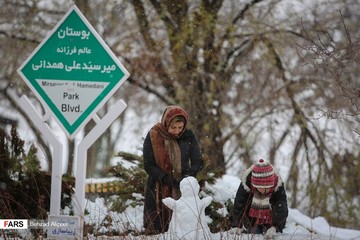 برف بازی در همدان