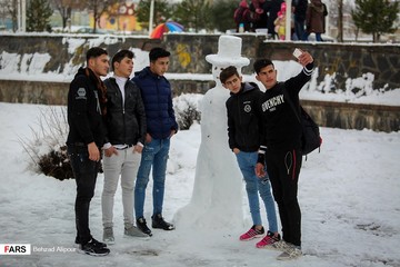 برف بازی در همدان