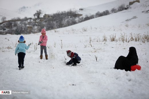 برف بازی در همدان