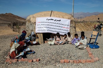 وضعیت نامناسب مدرسه کپری روستای لالی کشته کرمان