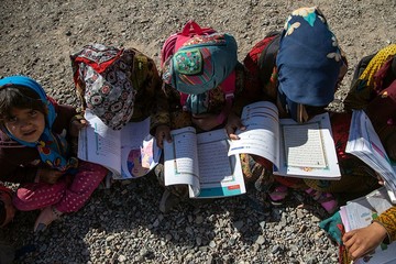 وضعیت نامناسب مدرسه کپری روستای لالی کشته کرمان