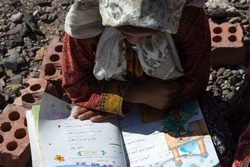 وضعیت نامناسب مدرسه کپری روستای لالی کشته کرمان