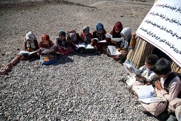 وضعیت نامناسب مدرسه کپری روستای لالی کشته کرمان