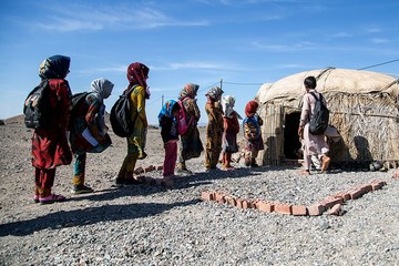 وضعیت نامناسب مدرسه کپری روستای لالی کشته کرمان
