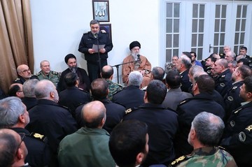 دیدار جمعی از فرماندهان و مسئولان نیروی انتظامی با فرمانده کل قوا