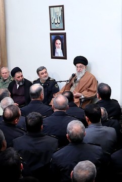 دیدار جمعی از فرماندهان و مسئولان نیروی انتظامی با فرمانده کل قوا