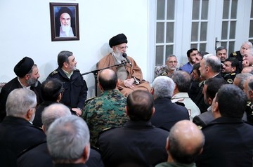دیدار جمعی از فرماندهان و مسئولان نیروی انتظامی با فرمانده کل قوا