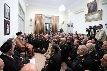 دیدار جمعی از فرماندهان و مسئولان نیروی انتظامی با فرمانده کل قوا
