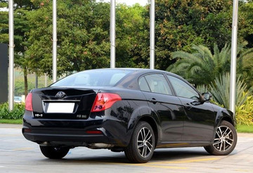 لیفان 820 یا بسترن b50F اف ؟