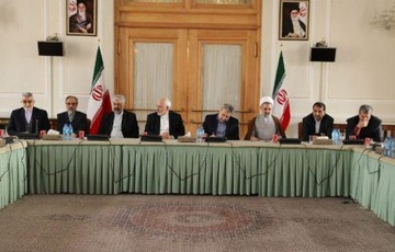 تصاویر| اعضای کمیسیون امنیت ملی و سیاست خارجی مجلس با ظریف دیدار کردند