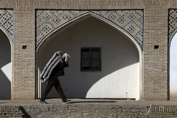 خطر دوباره تحریم‌ها بر صنعت ۴۲۵ میلیون دلاری فرش ایران