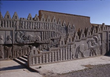 ماجرای آب در کف کاخ آپادانا 