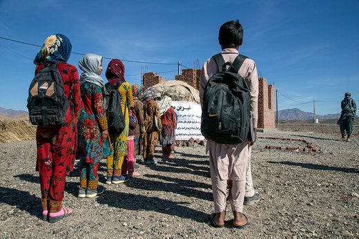 وضعیت نامناسب مدرسه کپری روستای لالی کشته کرمان