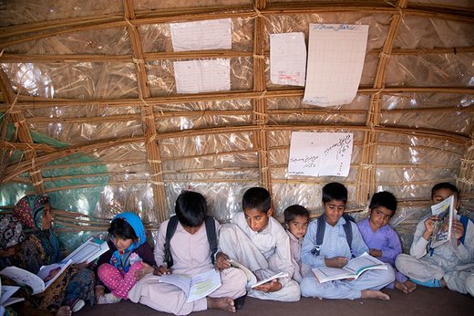 خداحافظی ۱۴۸هزار دانش‌آموز سیستانی و بلوچستانی با مدرسه/ یک معلم: بچه ها با گریه مدرسه را ترک می‌کنند