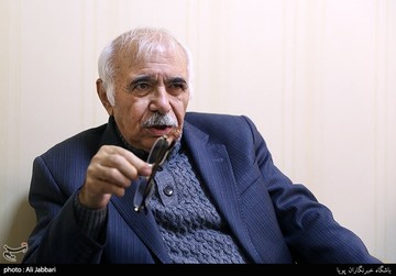 محمدعلی بهمنی: ترانه‌های سخیف را رد می‌کنیم اما مجوز می‌گیرند/ برخی خواننده‌ها با پول  به تلویزیون می‌روند