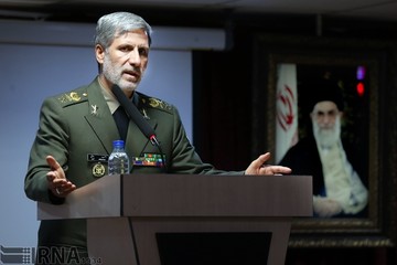 وزير الدفاع: أمريكا لو كانت قادرة لحرمت الشعب الإيراني من الماء والأوكسجين