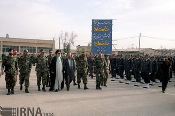  آیت‌الله سید محمود هاشمی شاهرودی، رئیس قوه قضائیه ، سال 1379به استان خوزستان سفر می کند 