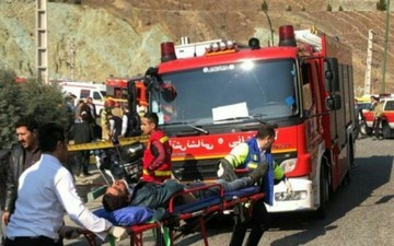 واژگونی اتوبوس در محوطه دانشگاه آزاد علوم تحقیقات تهران