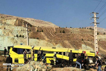 واژگونی اتوبوس حامل دانشجویان واحد علوم تحقیقات
